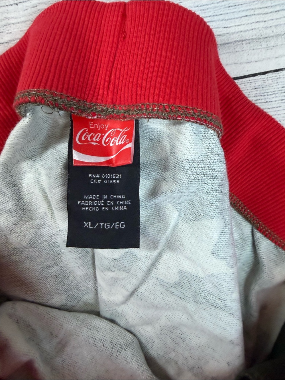 Coke Camo Print Shorts with Red Trim size XL - Picture 5 of 8